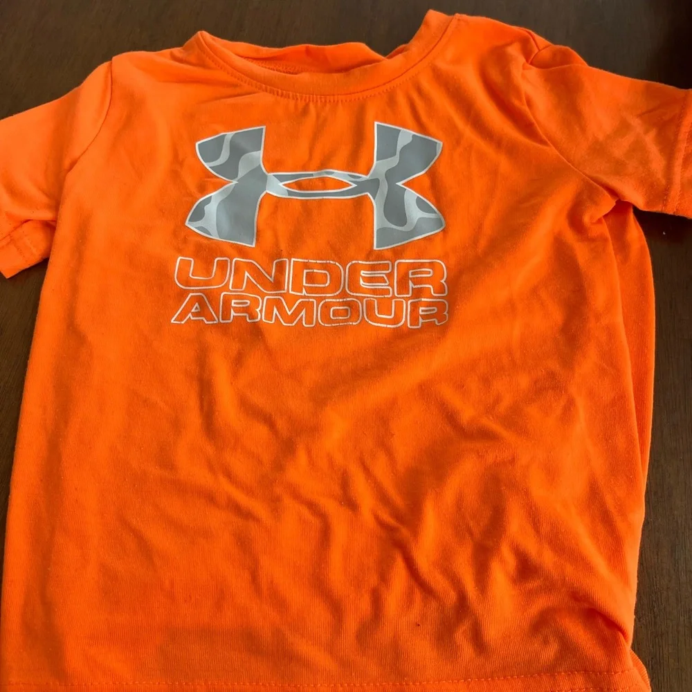 Under Armour kids shirt 12 m - Picture 2 of 3